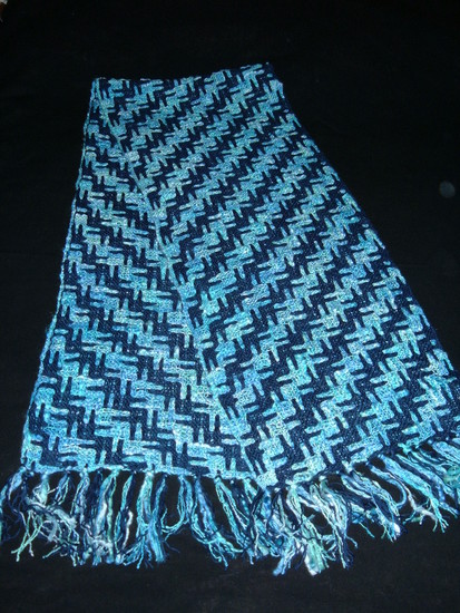 licht en donkerblauwe sjaal