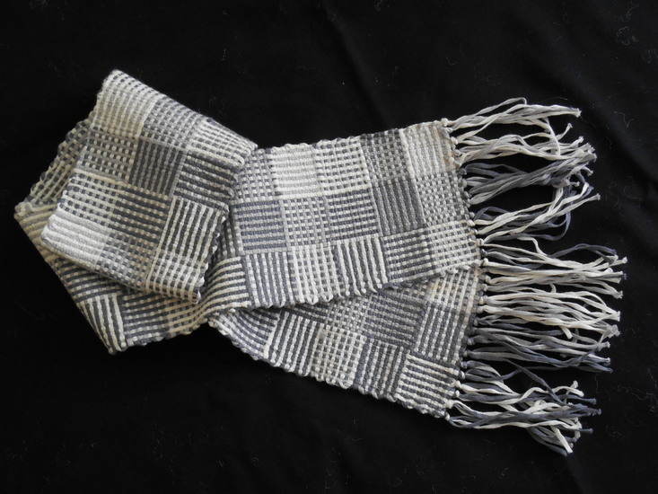 sjaal in grijstinten