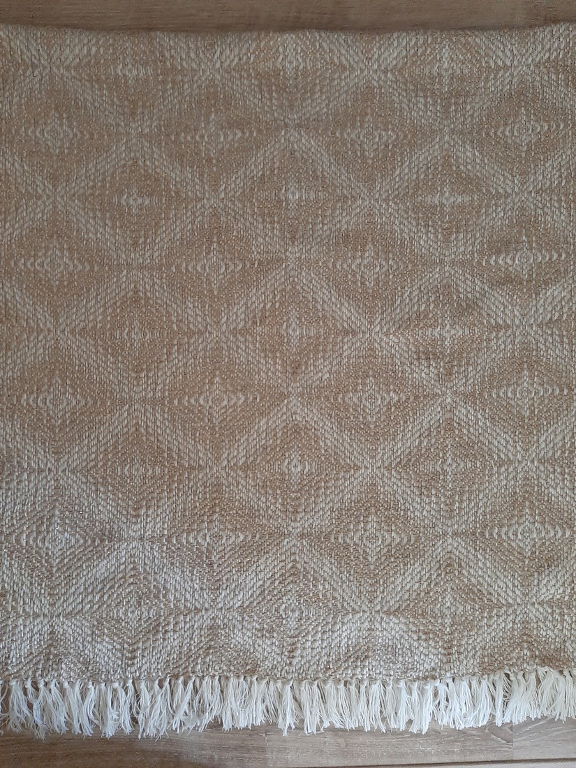 Omslagdoek gebroken wit met gouddraad