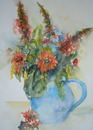 blauwe vaas met bloemen