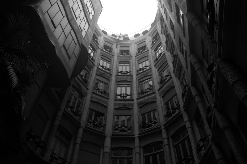 Gaudi casa Mila