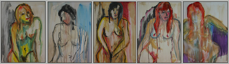 vijf vrouwen op een rij