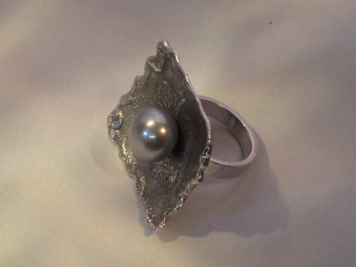 vierkante zilveren ring met parel