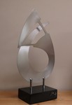 I have recently been fascinated by spatial techniques, the images are unique in shape. Try to create balanced shapes in stainless steel.