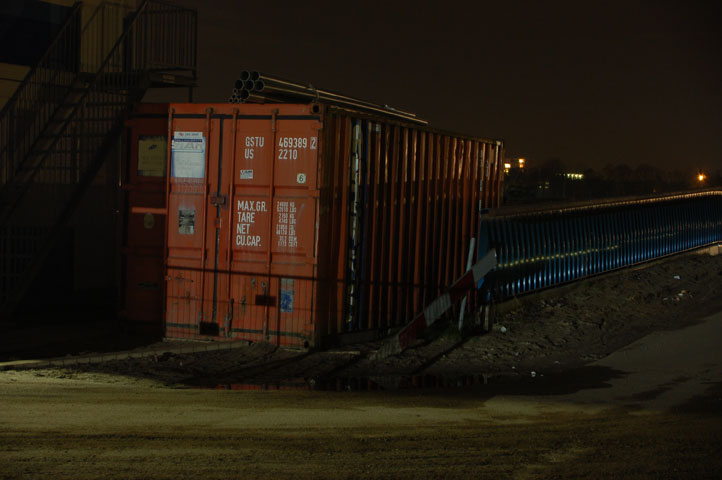 container bij nacht