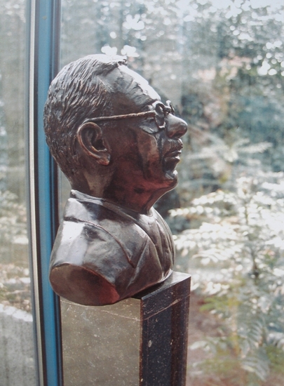 Portrait in bronze