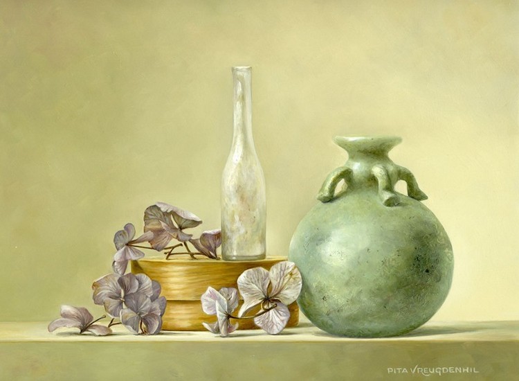 Stilleven met oud glas