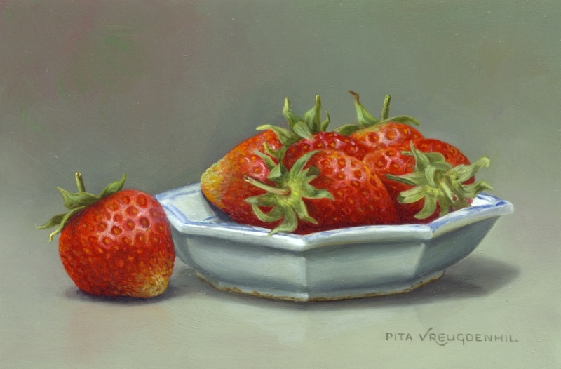 Stilleven met aardbeien in schaaltje