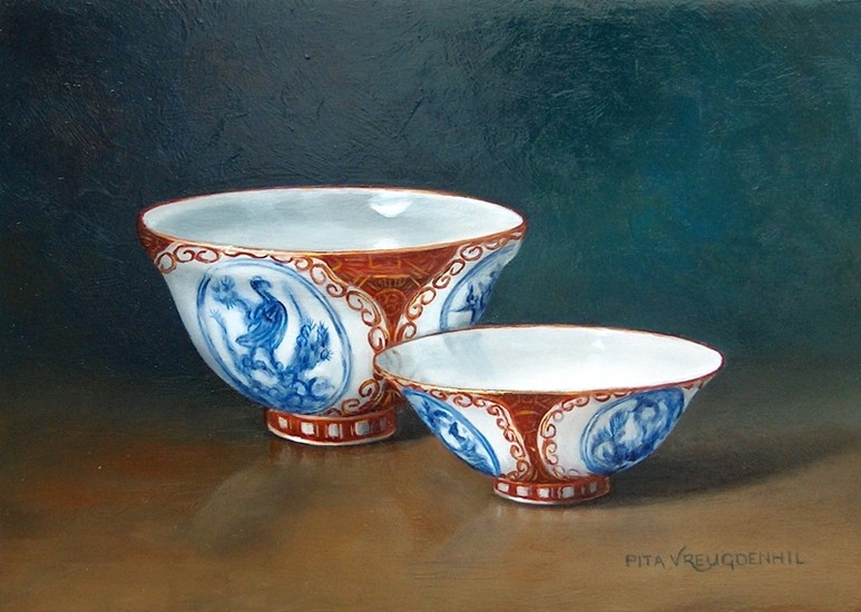 Stilleven met twee porseleinen kommetjes