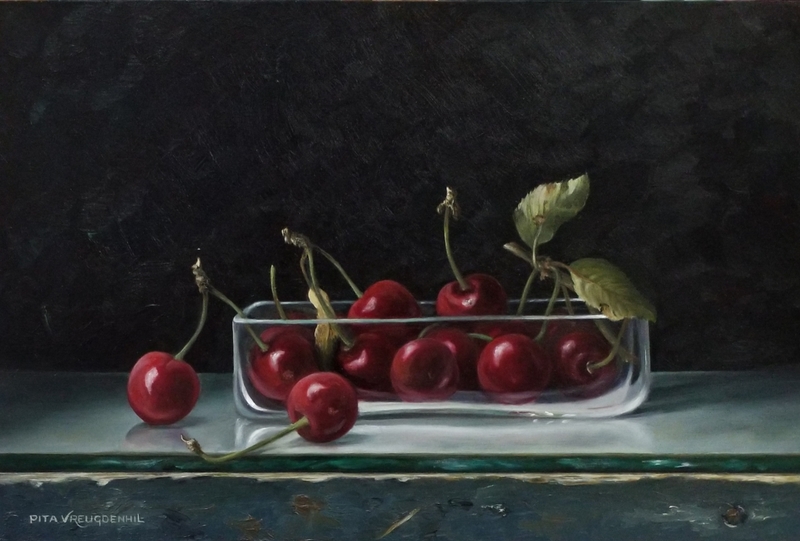 Kersen in een glazen bakje