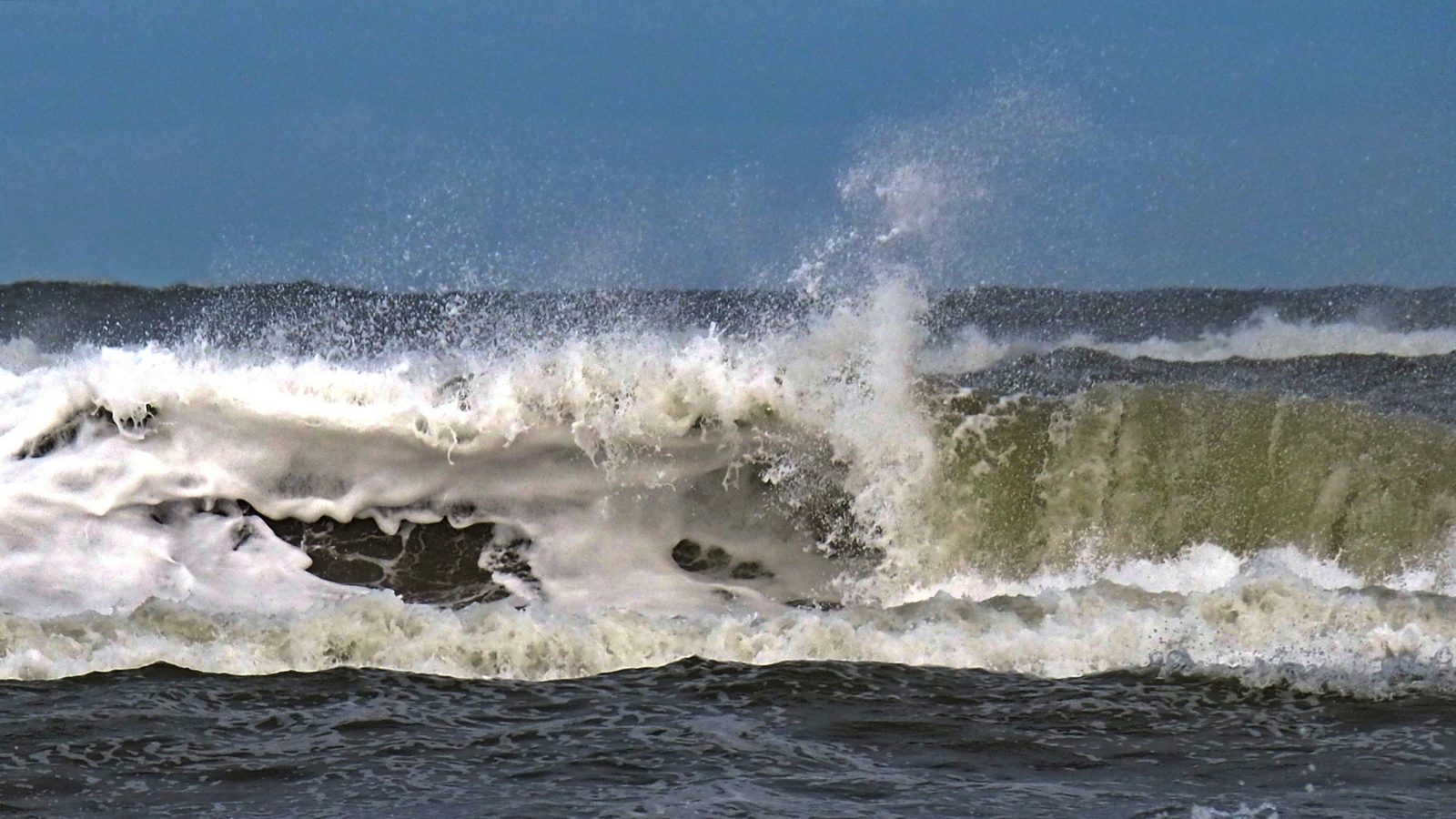 Iris van Herpen golf Terschelling