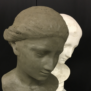 Opdrachten voor de opleiding Beeldhouwen en Ruimtelijke Kunst aan de Academie voor Schone Kunsten Arendonk (B) en eigen werk.