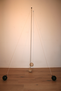 Ruimtelijke objecten gemaakt van metalen staven