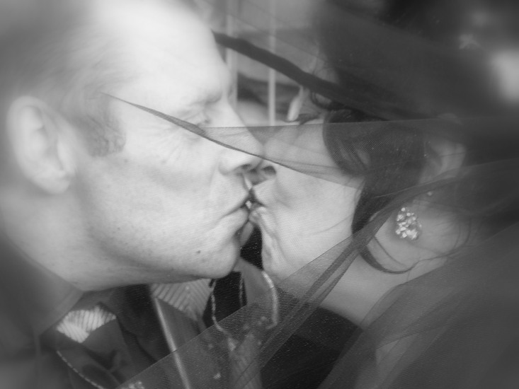 kiss