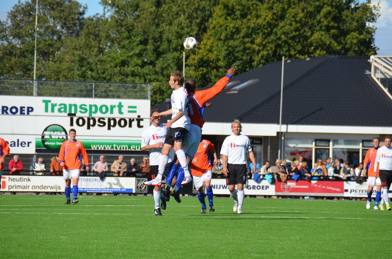Mark de Vries wint kopduel van SVZW speler...