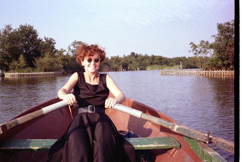 Miep in roeiboot/Loosdrecht