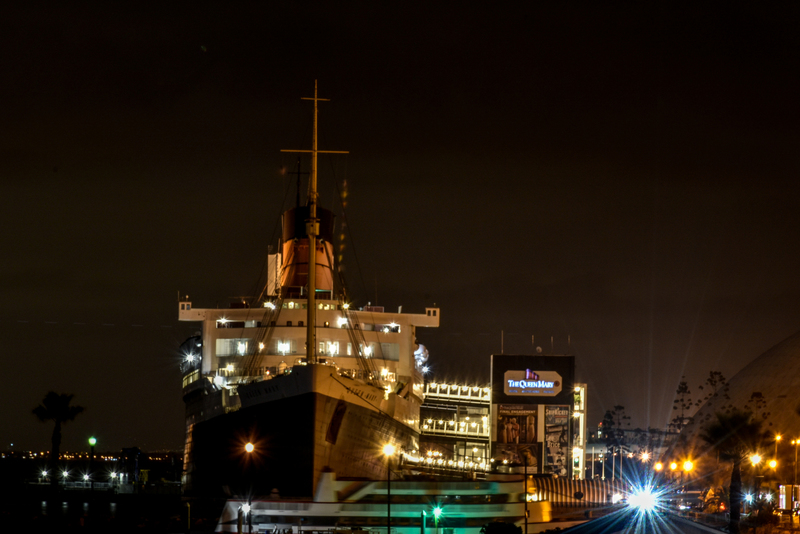 Queen Mary bij nacht