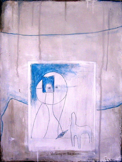 Wandelend in de maan.