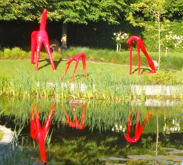 Strange family. Vreemde familie.