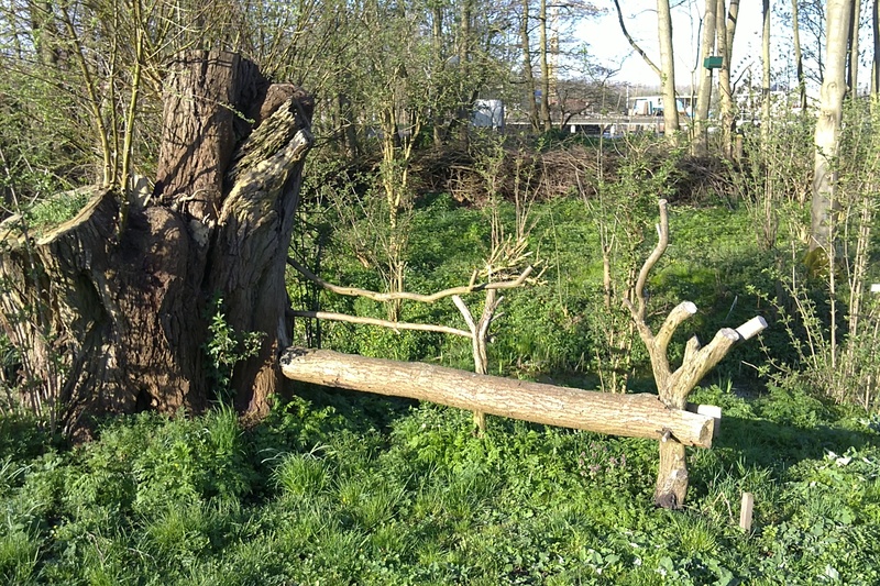 Zitbank met kapstok 01