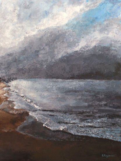 donkere wolken op zee