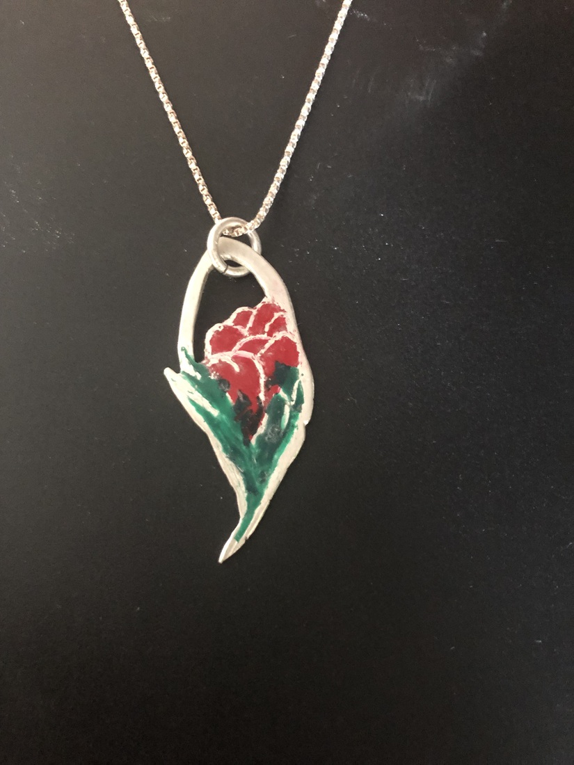 Zilveren hanger met bloem
