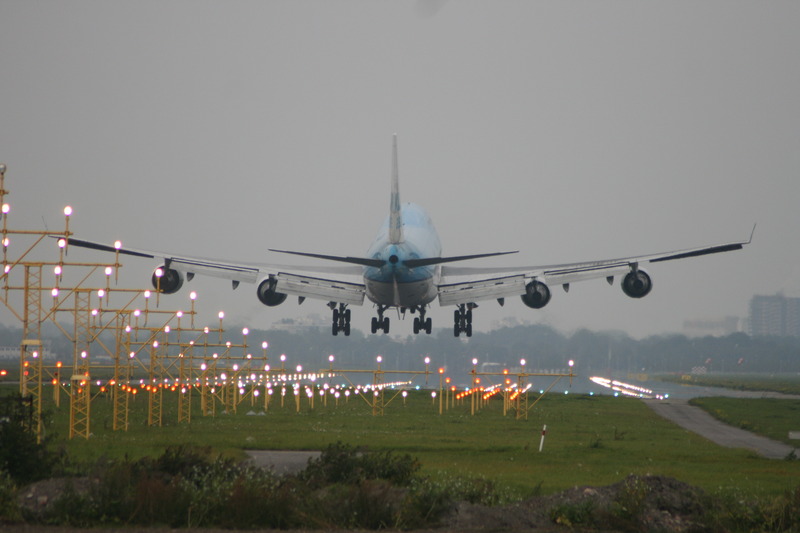 Landing 747