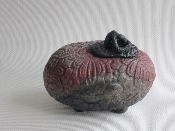 Pot met deksel (pitfire)