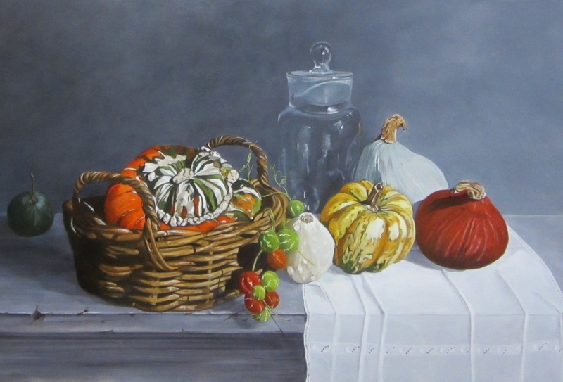 Mand, pompoenen en glazen stopfles