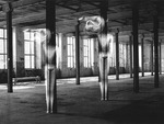 Analoge foto's zijn zowel origineel als in een digitale vergroting van 80 cm hoog te koop. In de foto’s speelt de tijd een belangrijke rol. In verlaten gebouwen doemen menselijke gestaltes op. Ze zijn niet helemaal fysiek aanwezig, ook hun plek in de omgeving speelt een rol.
