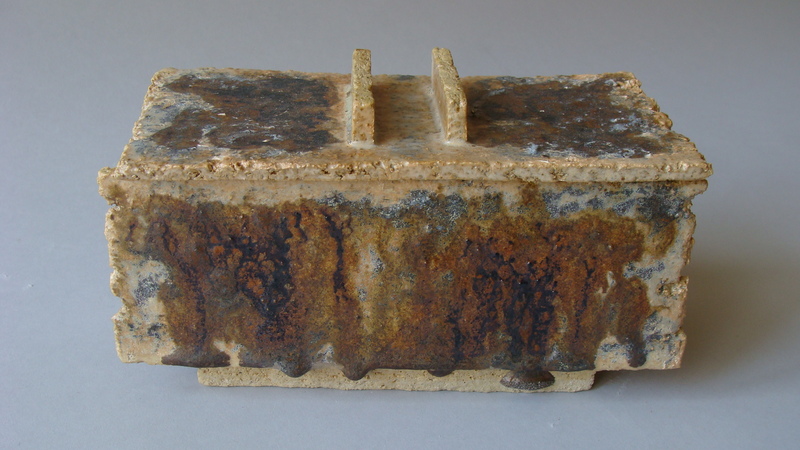 Vruchtbare aarde; doosje met deksel