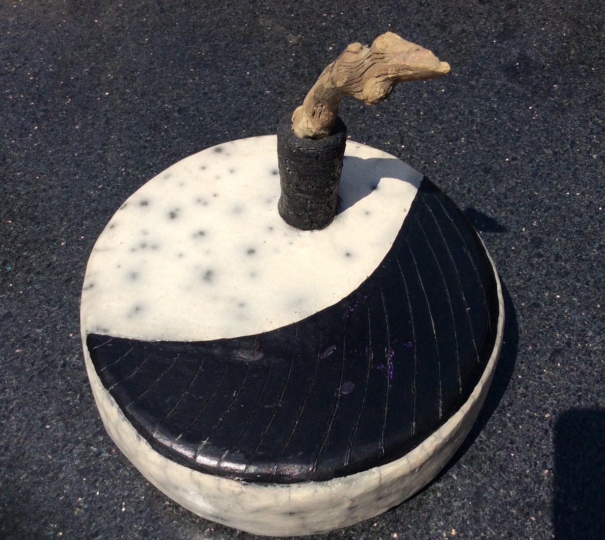 Naked raku object met hout