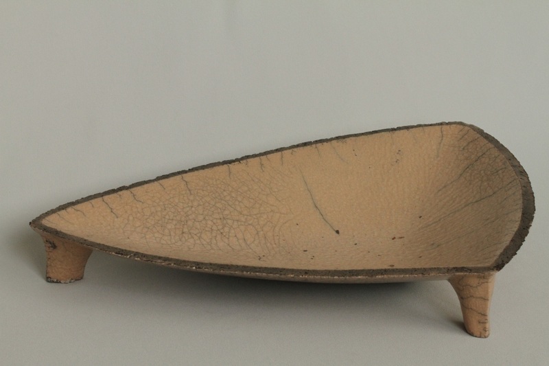 Raku schaal met los pootje