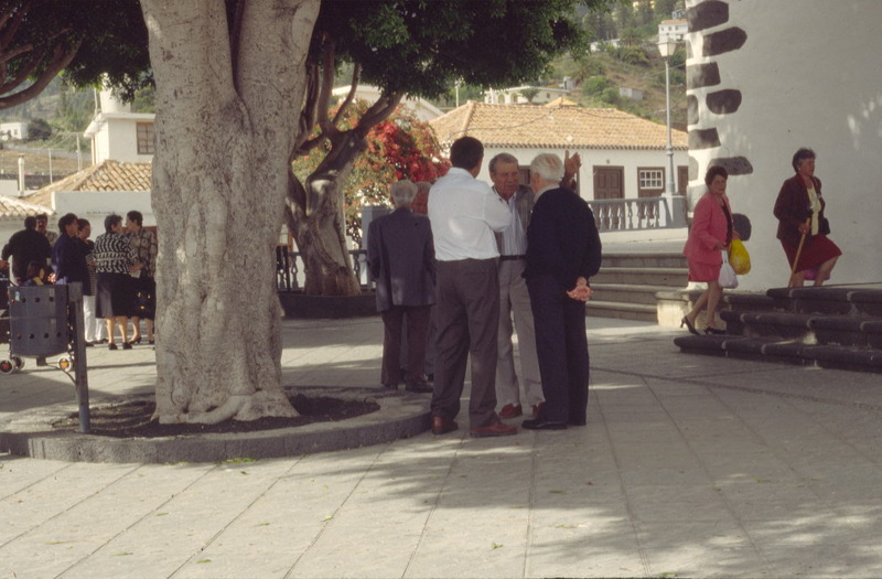 Wachten op de processie, Tijirafe, La Palma