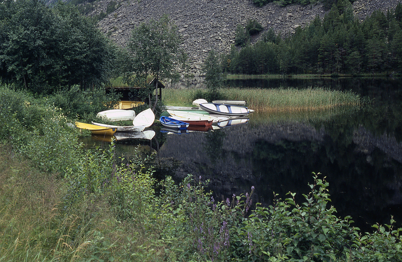Romantisch landschap met bootjes