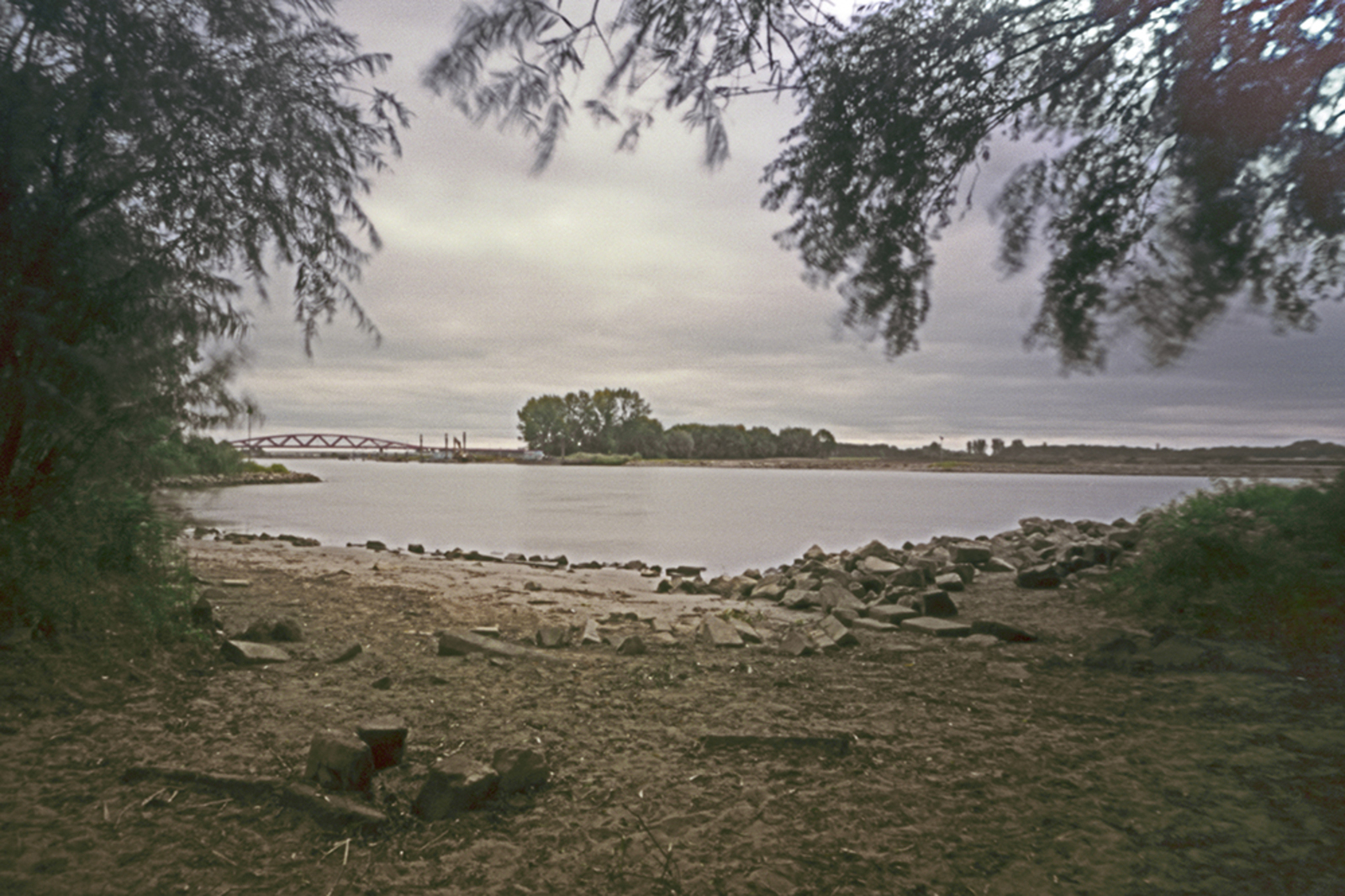 De IJssel en IJsselbrug bij Zwolle
