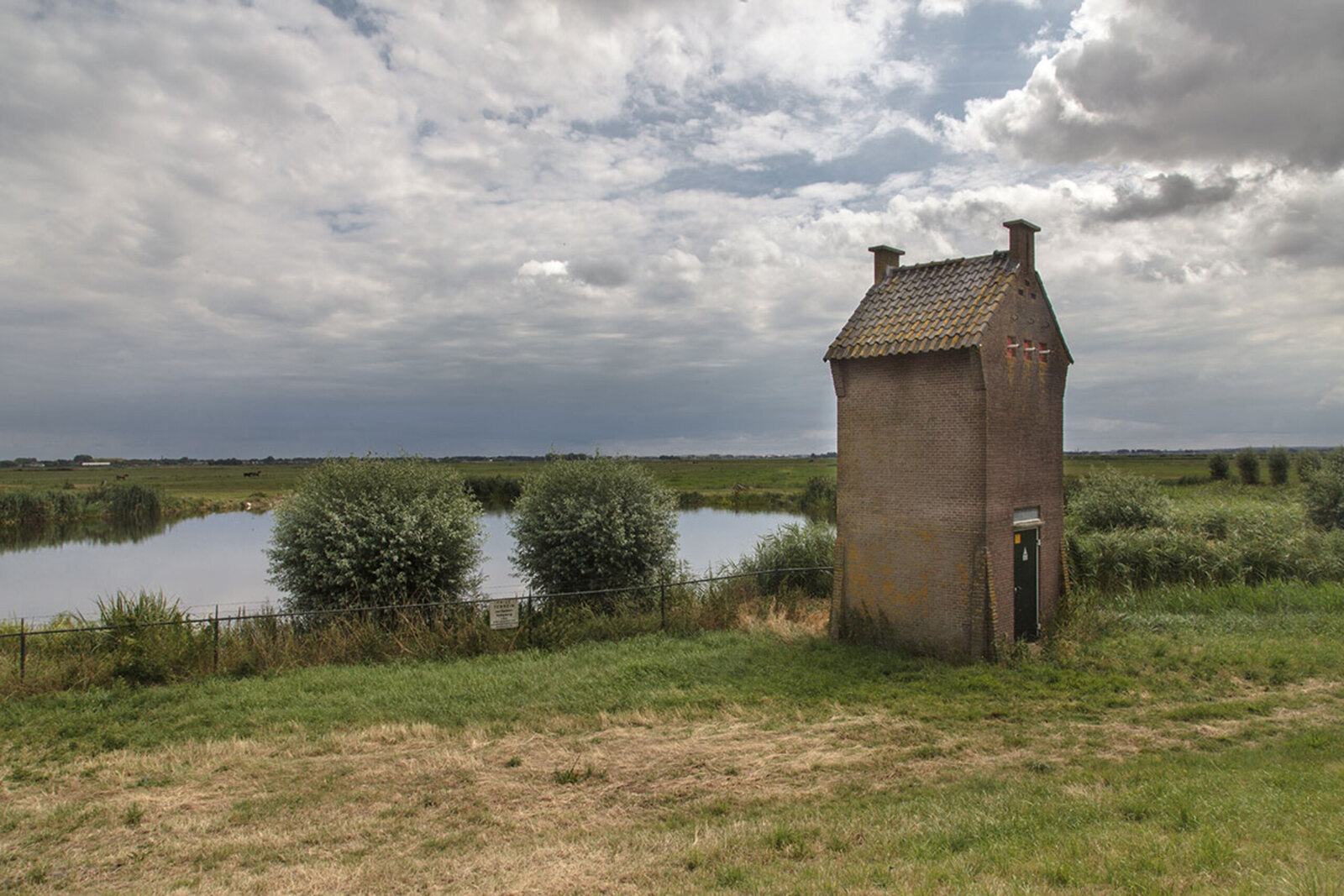 Eempolder met trafohuisje bij Eemdijk
