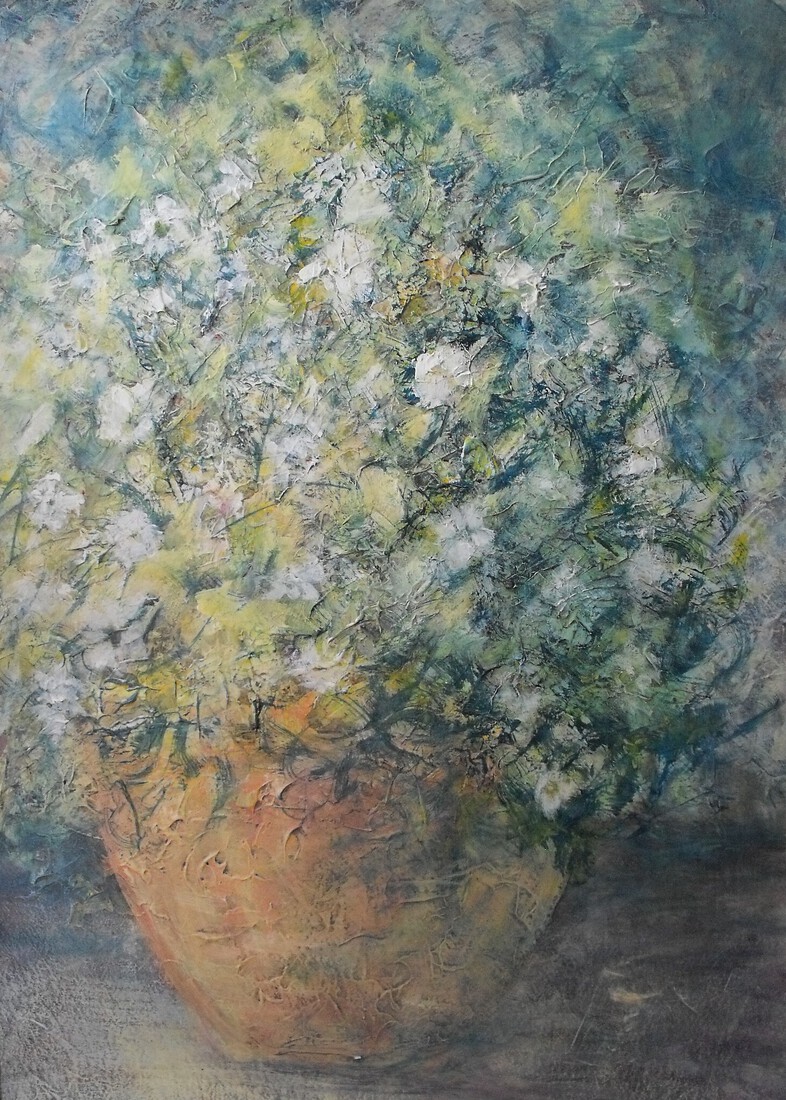 witte bloemen in vaas