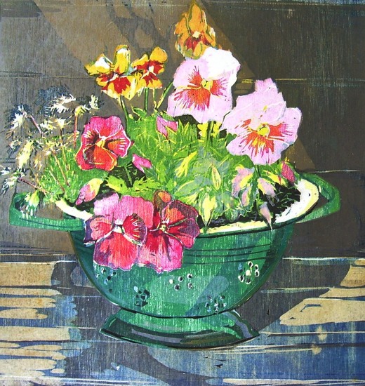 Viooltjes in vergiet