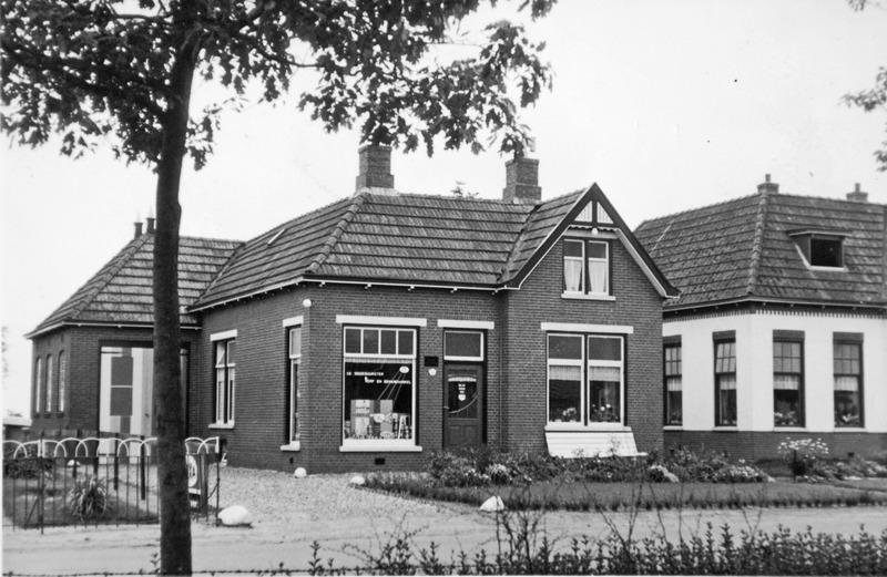 Hoofdweg 51 schilder Bos ca 1965