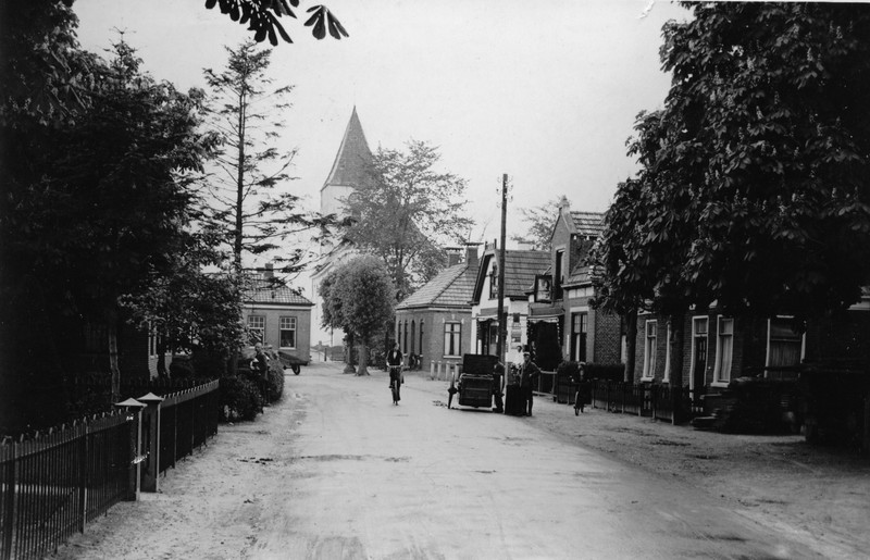 Hoofdweg richting NH-kerk vanuit oosten
