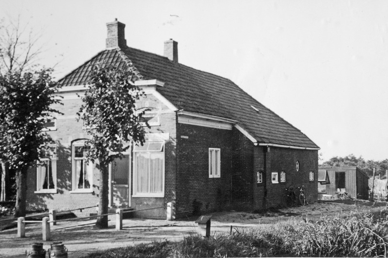 Oudeweg 164 bakkerij L Brondijk begin Oosterweeren ca 1965