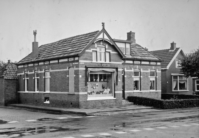 Oudeweg 94 uurwerkmaker Spijker ca 1965