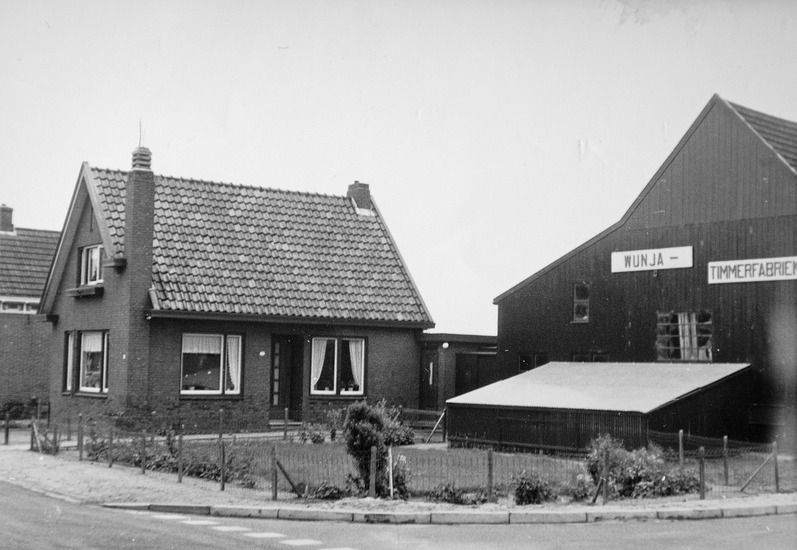 Oudeweg 87 timmerfabriek Wijnja ca 1965