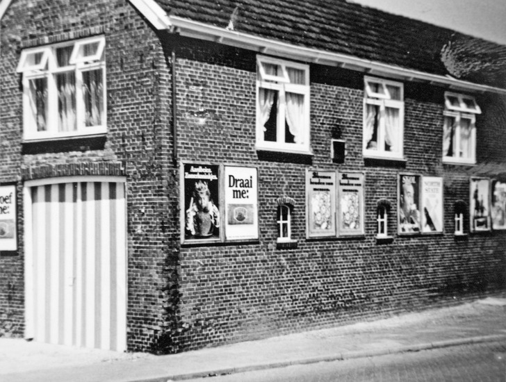 Hoofdweg 126 café Wieringa zijkant doorrit ca 1965