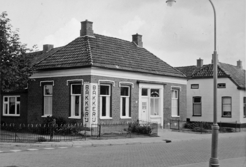 Hoofdweg 176 bakker Schuurman ca 1965
