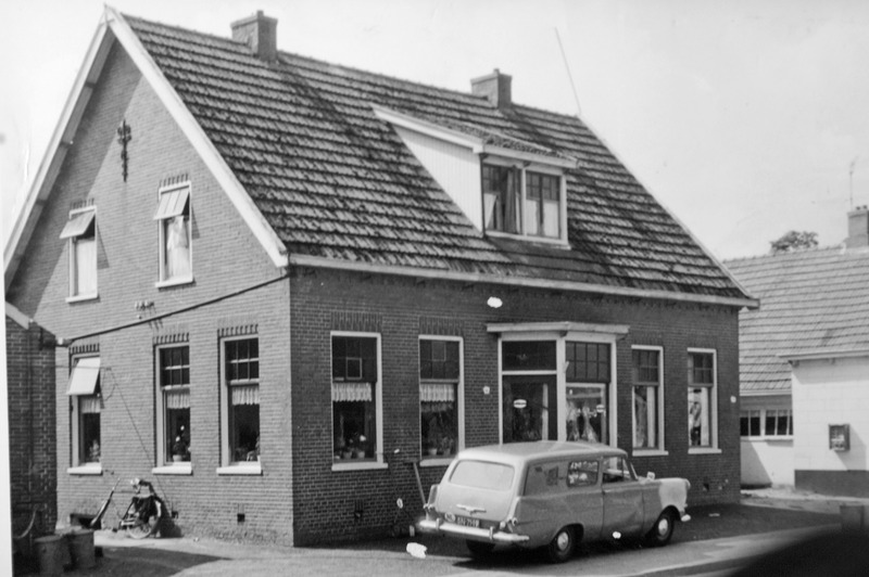 Hoofdweg 179 J. Tjabringa ca 1965