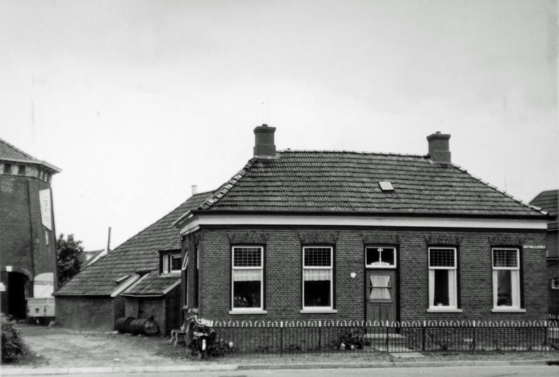 Hoofdweg 197 vroeger Oostwoldjerweg 1 ca 1965