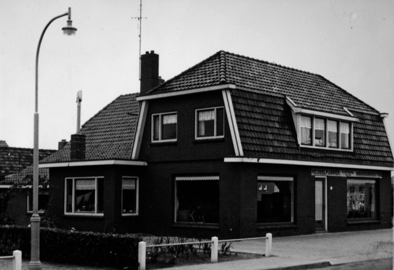 Molenlaan 14 meubelfabriek Ritzema ca 1965