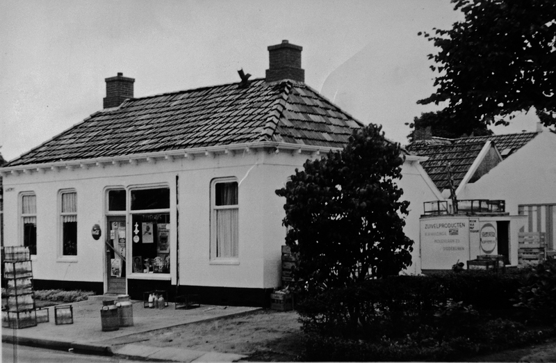 Molenlaan 23 melkboer Huizinga ca 1965